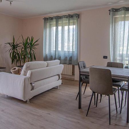 La Casa Delle Farfalle - Cir Vda Sarre 0001 Аоста Екстер'єр фото